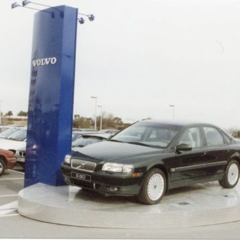 Plataformas expositoras para concesionarios Plataformas expositoras para concesionarios