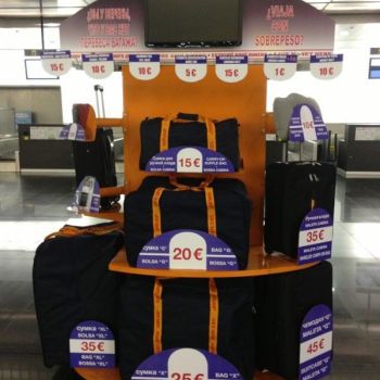 Expositor de maletas de metal Expositor de maletas de metal